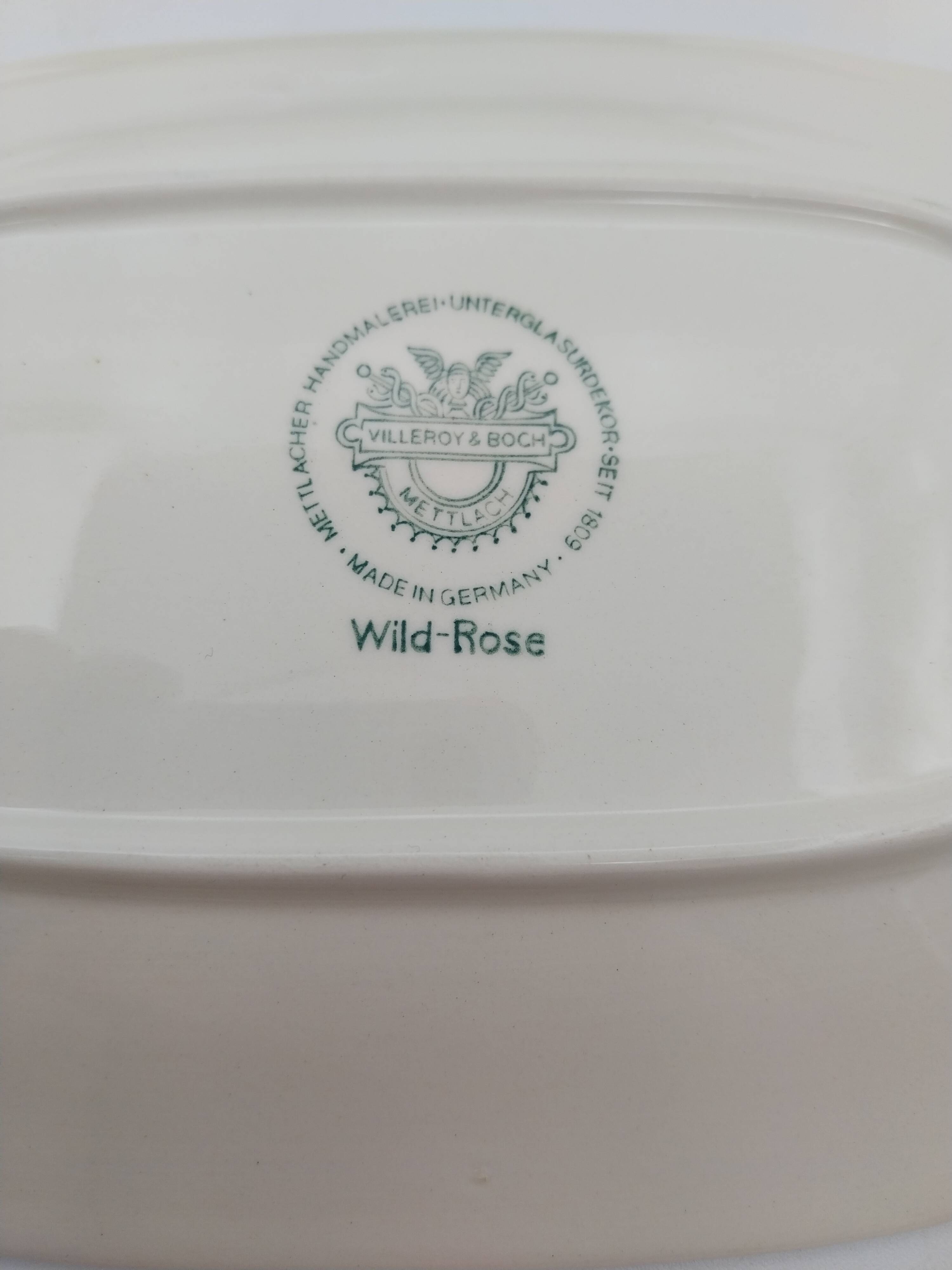2 Villeroy Boch wild rose dishes