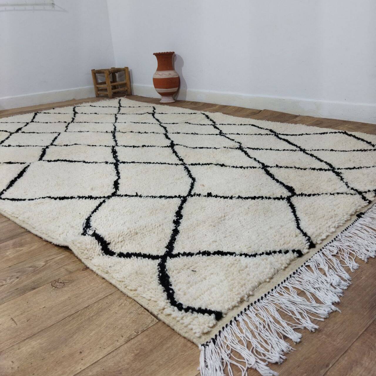 Handmade Moroccan Berber rug beni ouarain 317 X 184 CM