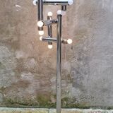 Lampadaire en métal chromé dans le gout de Reggiani, années 70