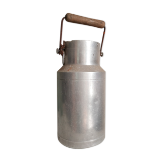 Tin milk pot