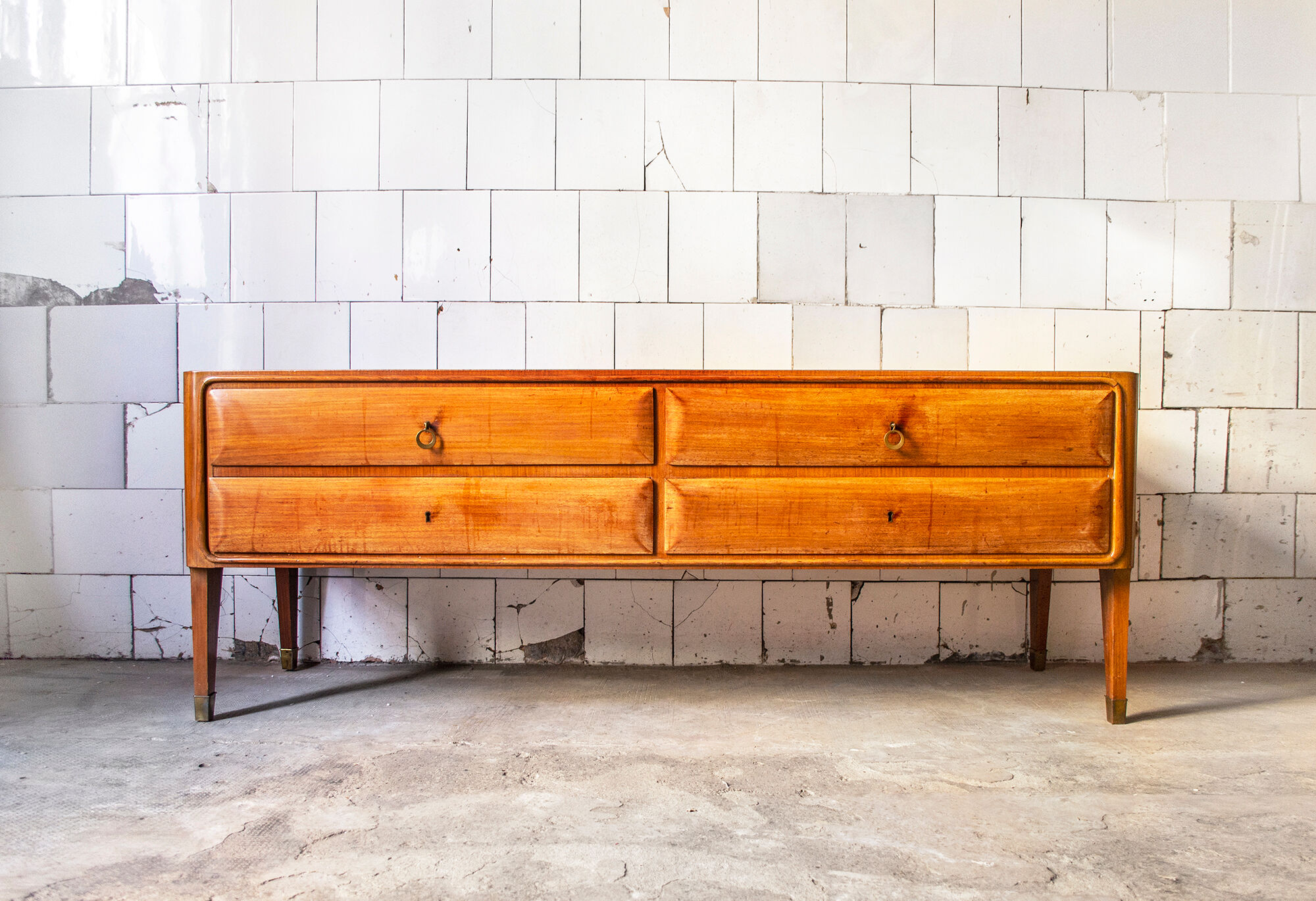 Glass and brass rosewood buffet by Esposizione Permanente Mobili Cantù Italia Anni '70