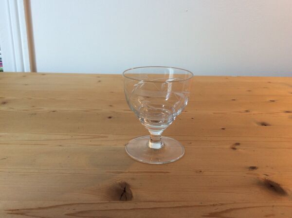 9 verres en cristal anciens