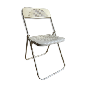 Chaise pliante blanche en plastique