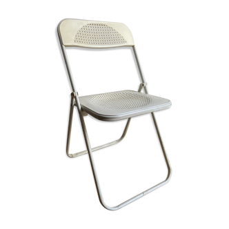 Chaise pliante blanche en plastique imitation cannage marque grand soleil