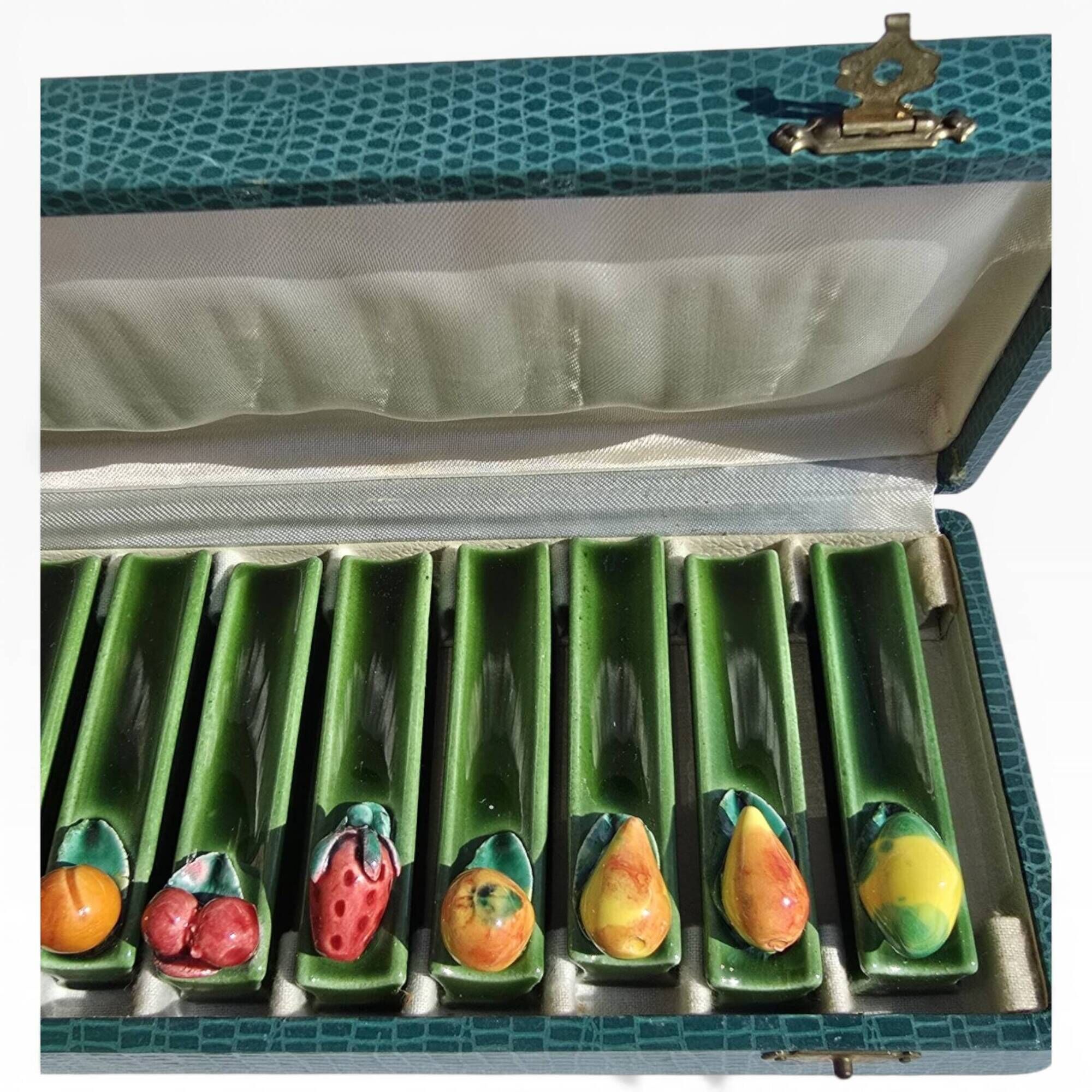 Service de table Vallauris — 12 porte-couteaux + 3 coupelles, céramique ver