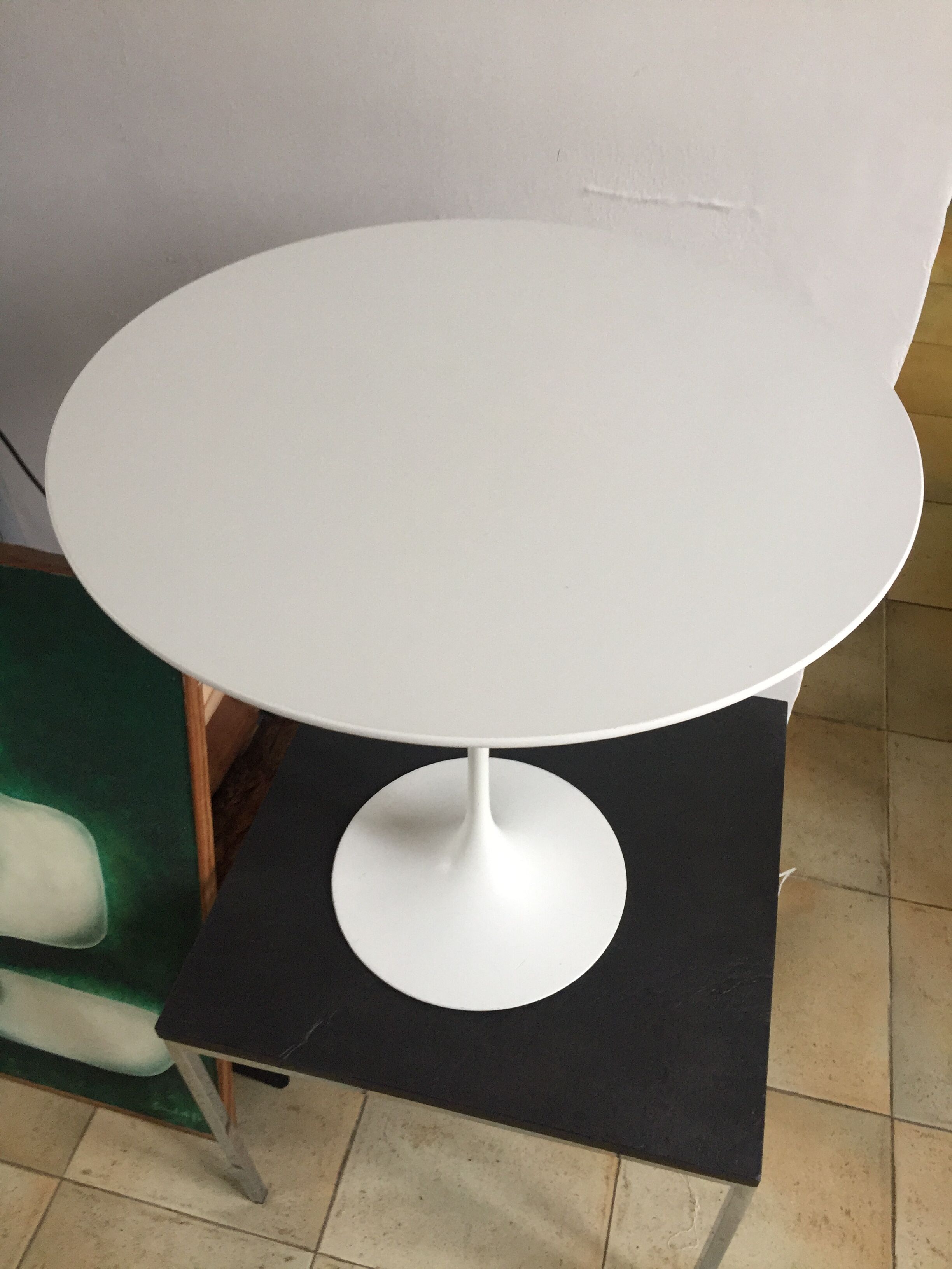 Side table by Eero Saarinen for Knoll