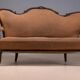 Sofa en bois vintage orné avec cadre décoratif sculpté et tapisserie marron, 175 × 114 × 80 cm