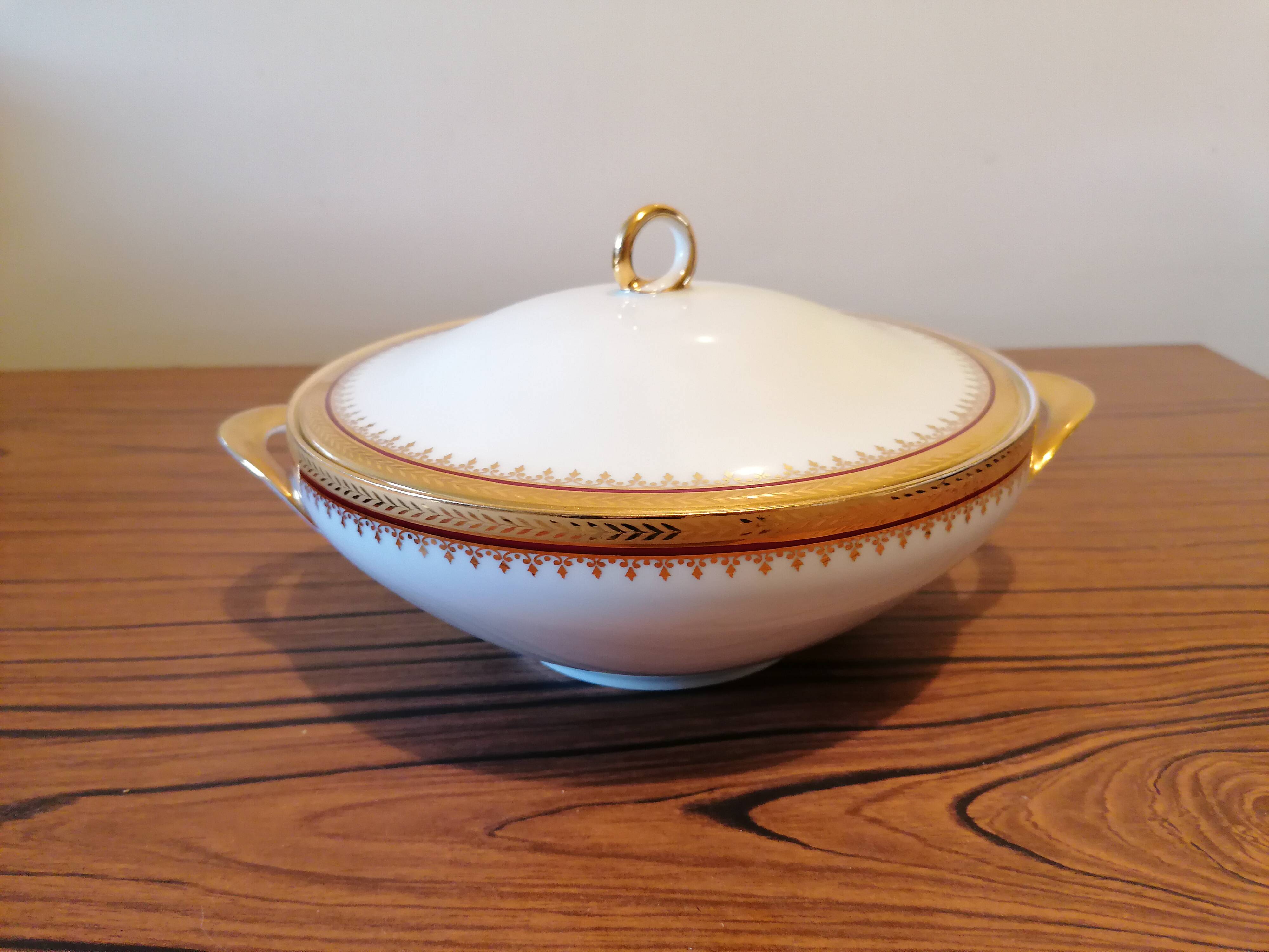 Oval serving dish and soup tureen in Limoges porcelain GDA ("Viviane")
