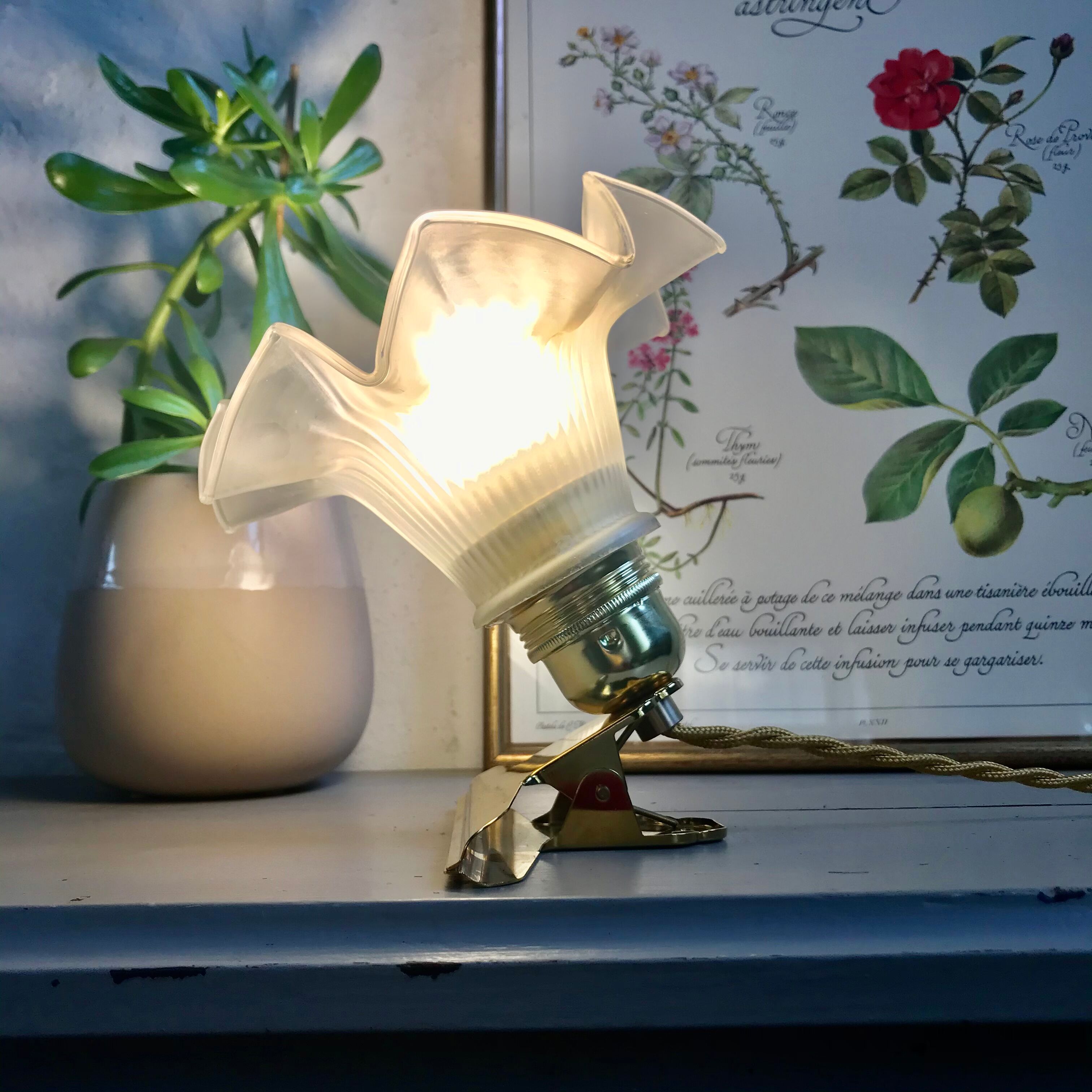 Art Deco tulip walker