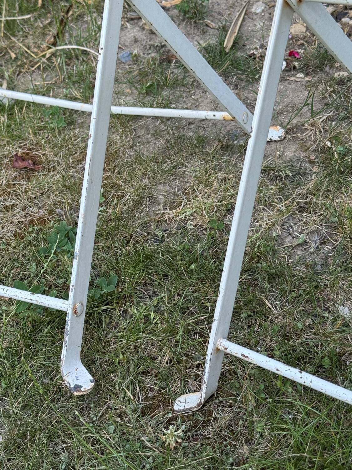 Set of 4 vintage folding chairs in metal and wood