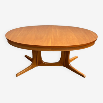 Baumann oval table