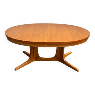 Baumann oval table