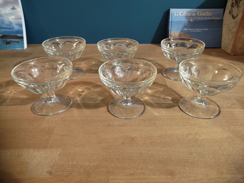 Champagne glasses dessert glass