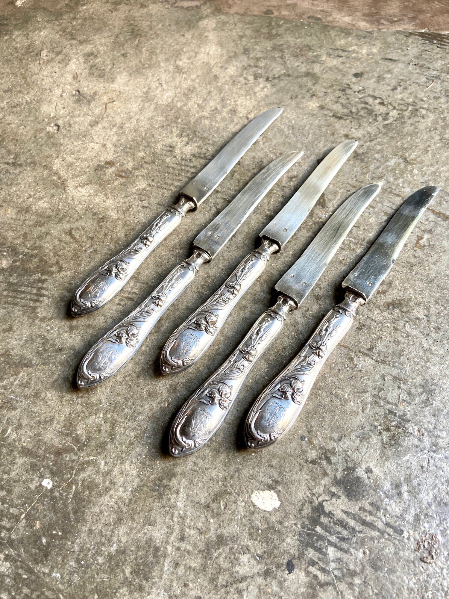 5 TG silver monogrammed dessert knives by Félix Malique, late nineteenth century