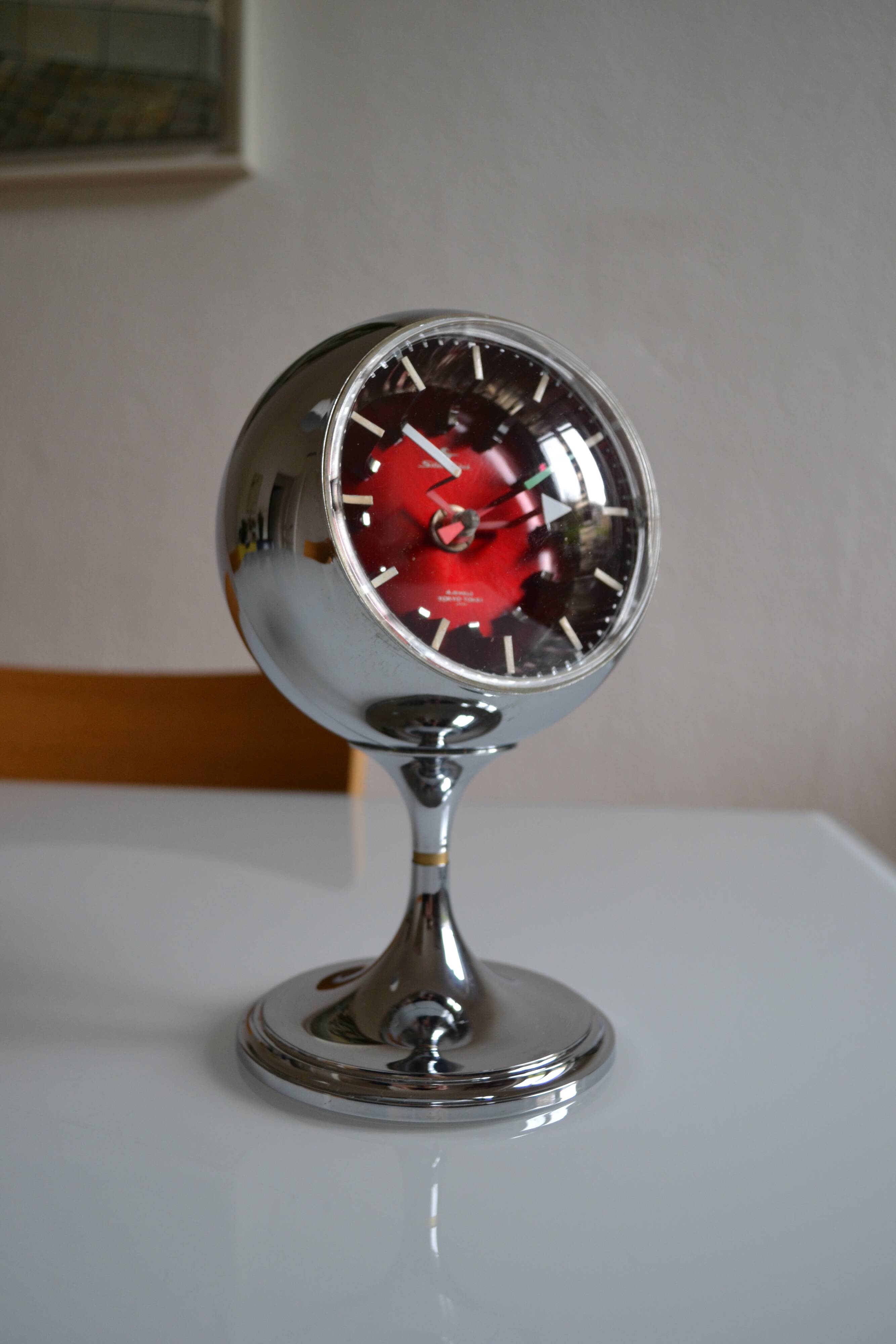 Tokyo Tokei 4 jewels vintage space age japan clock 1970 tulip foot