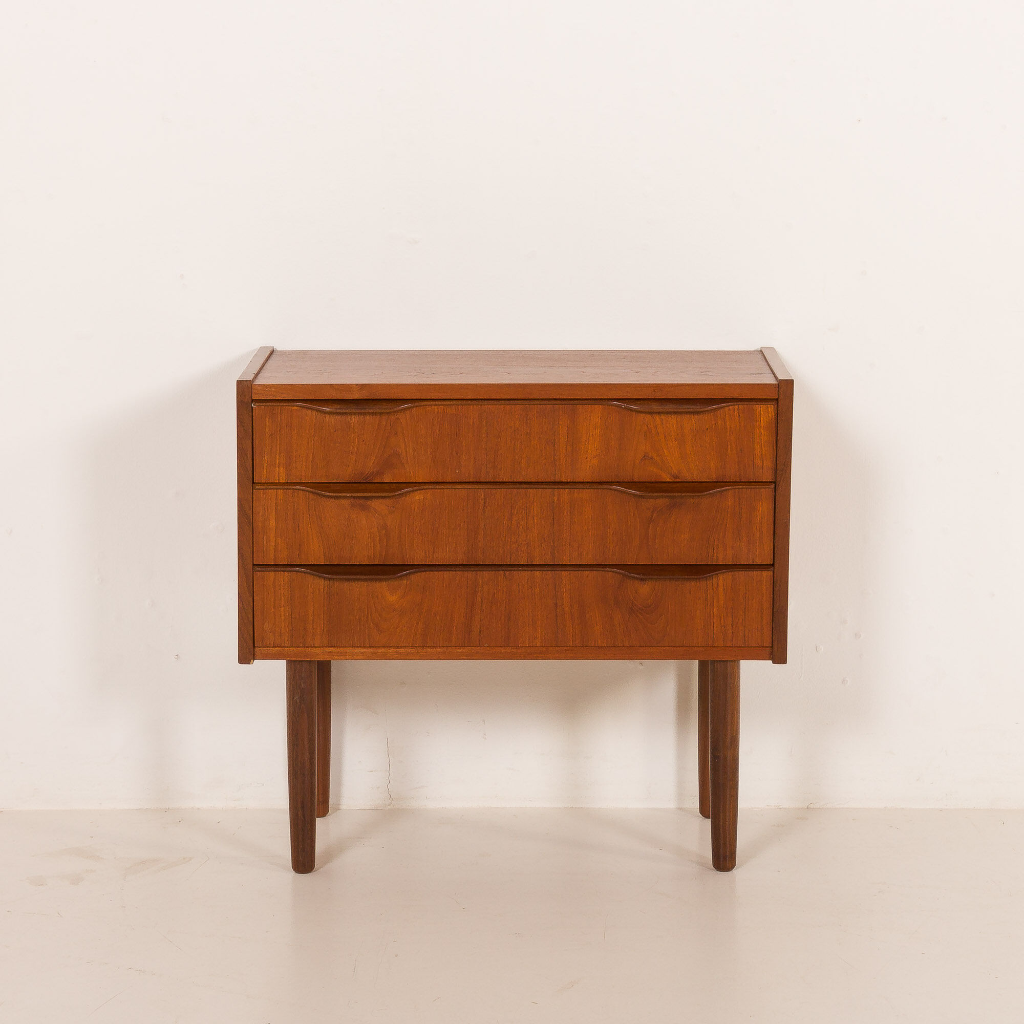 Danish small teak chest of drawers, 1960s