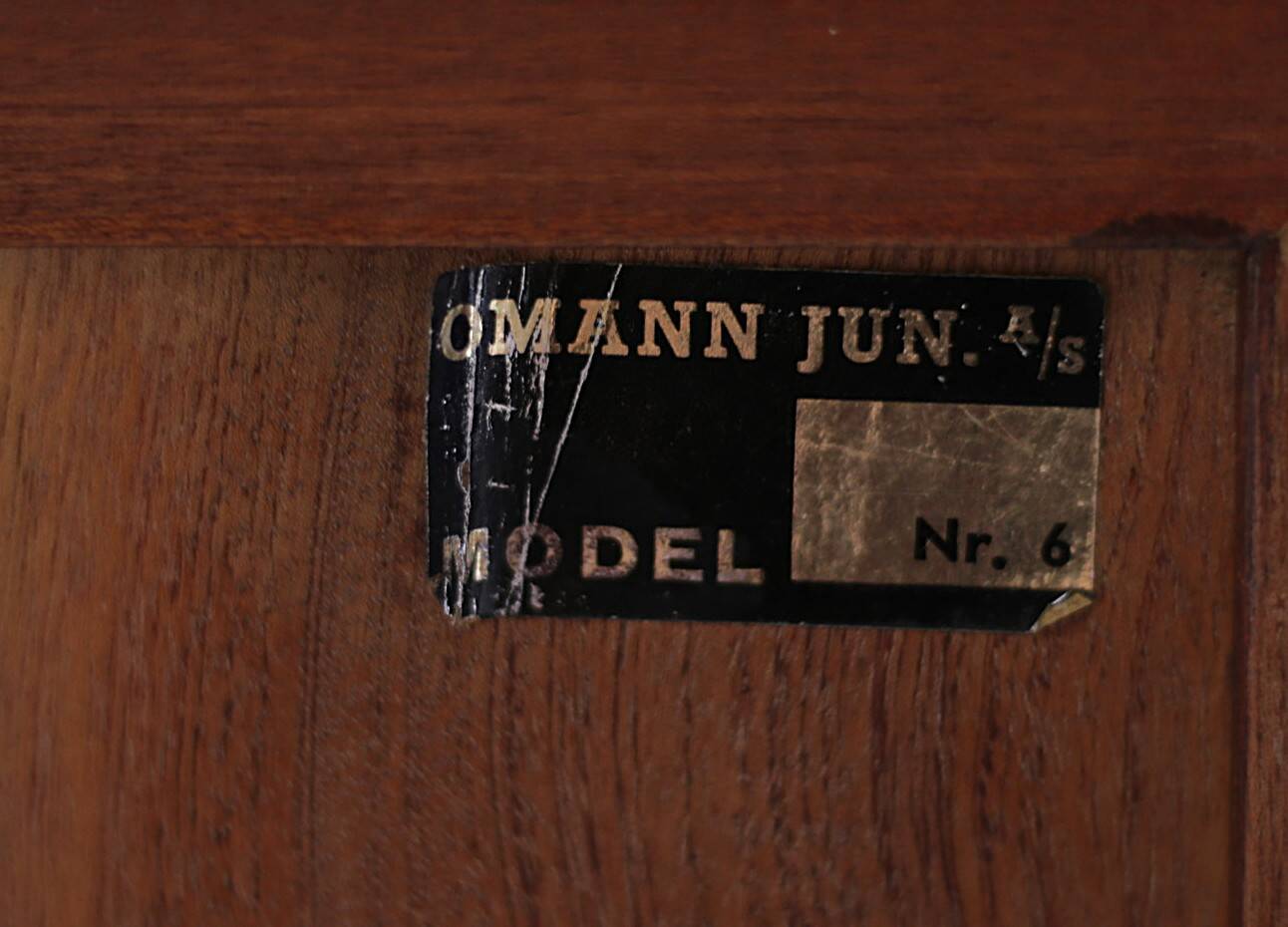 Omann Jun Rosewood Bookcase