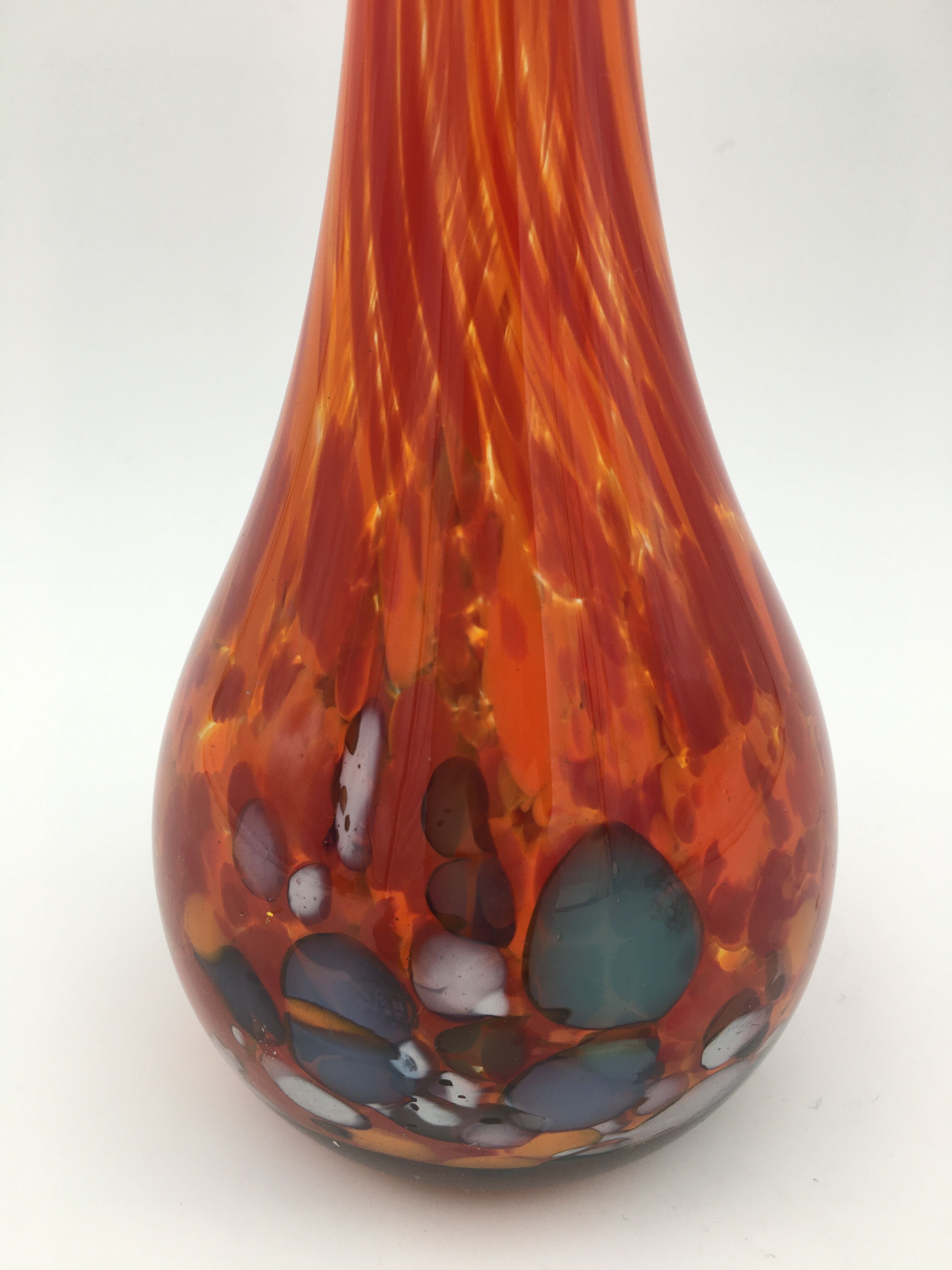 Vase soliflore Murano orange et motifs colorés en verre soufflé  -  XXème siècle