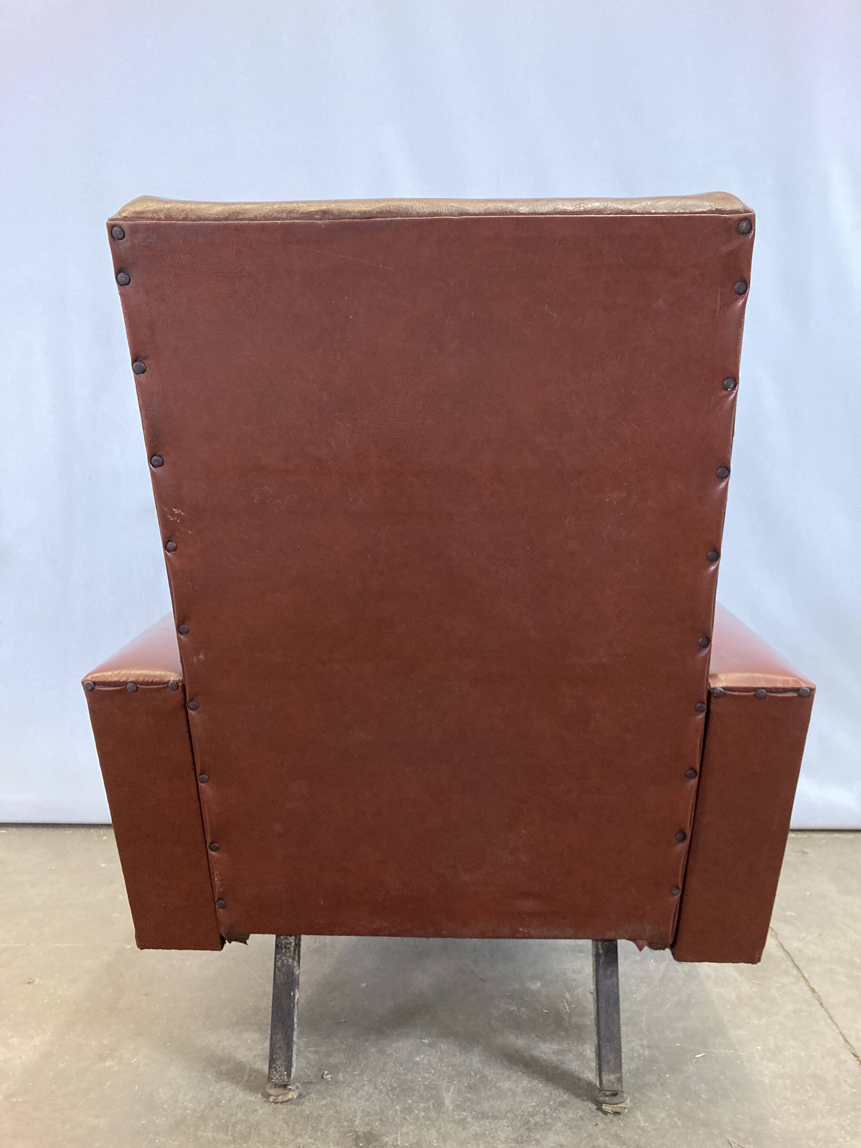 Fauteuil vintage simili cuir bordeaux