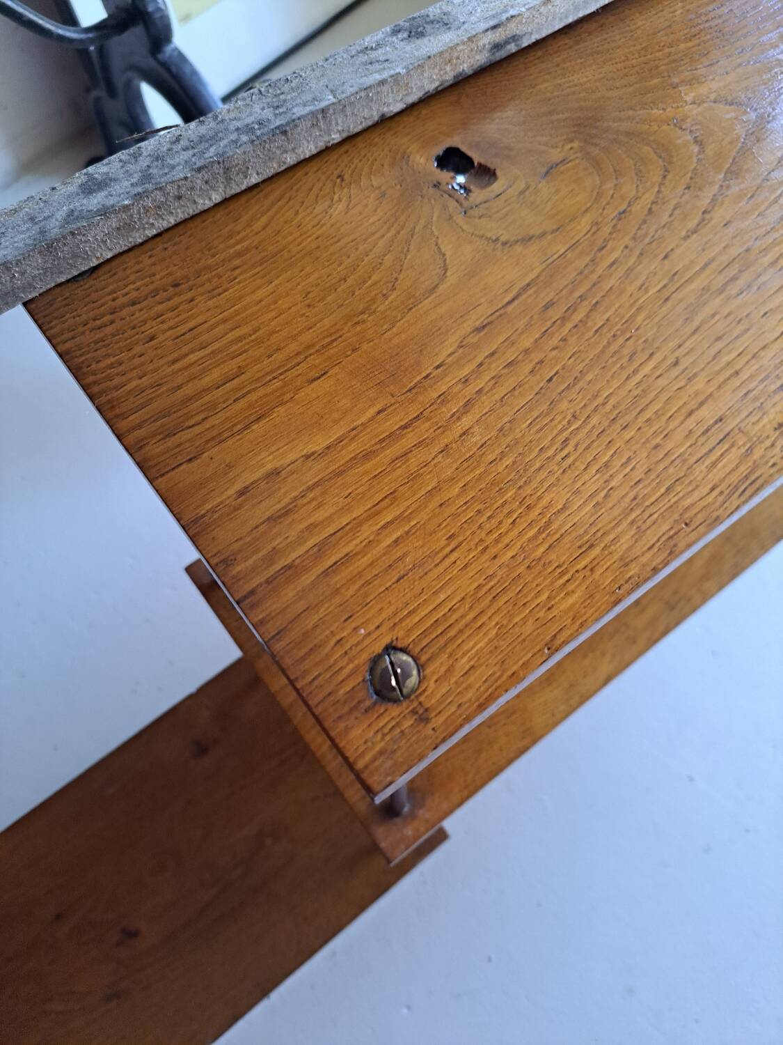 Wall shelf in oak and copper from the 50s