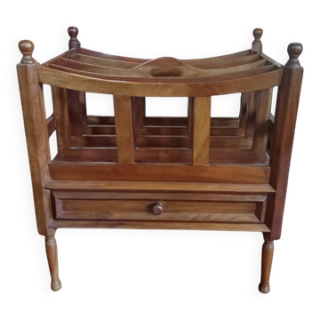 Ancien porte revue en bois