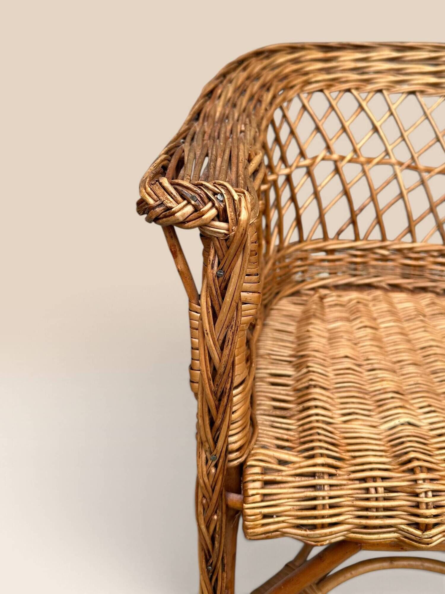 Child's chair in wicker and woven rattan