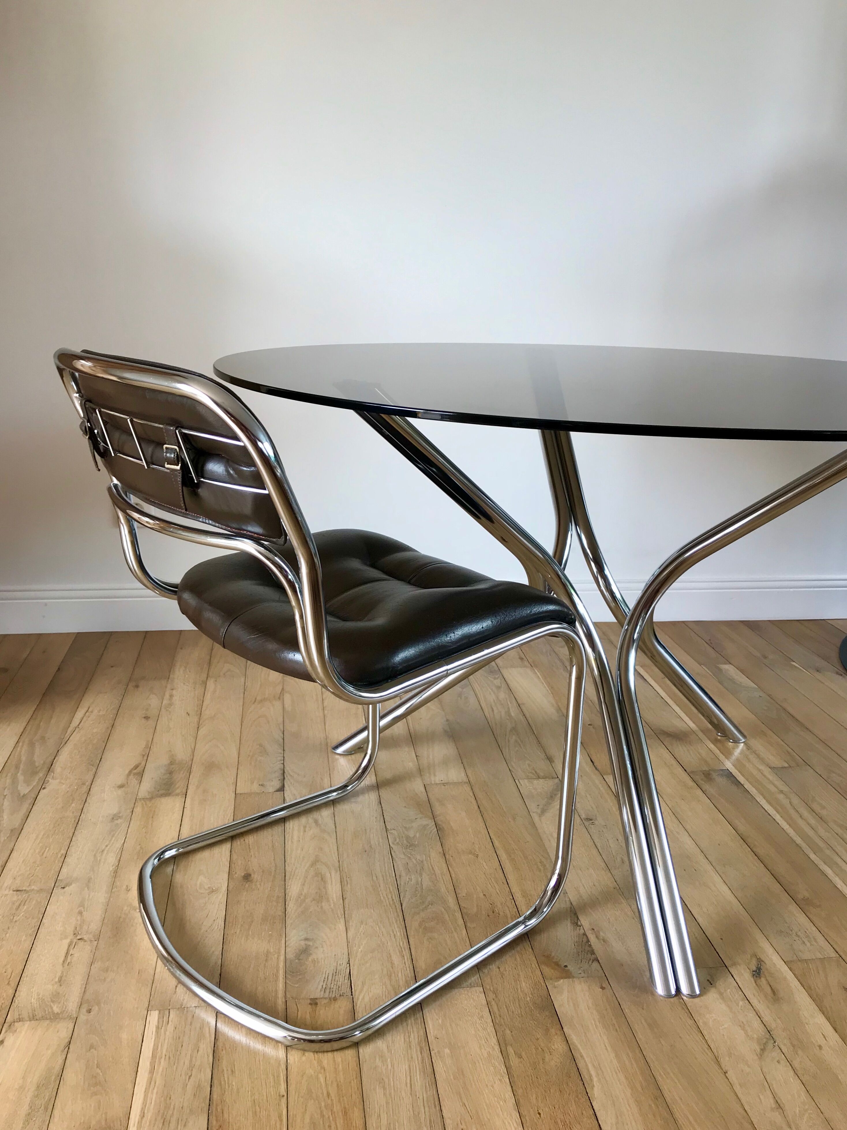Dining / living table in chrome and smoked glass design 70s