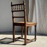 Chaise classique ancienne en bois et cannage