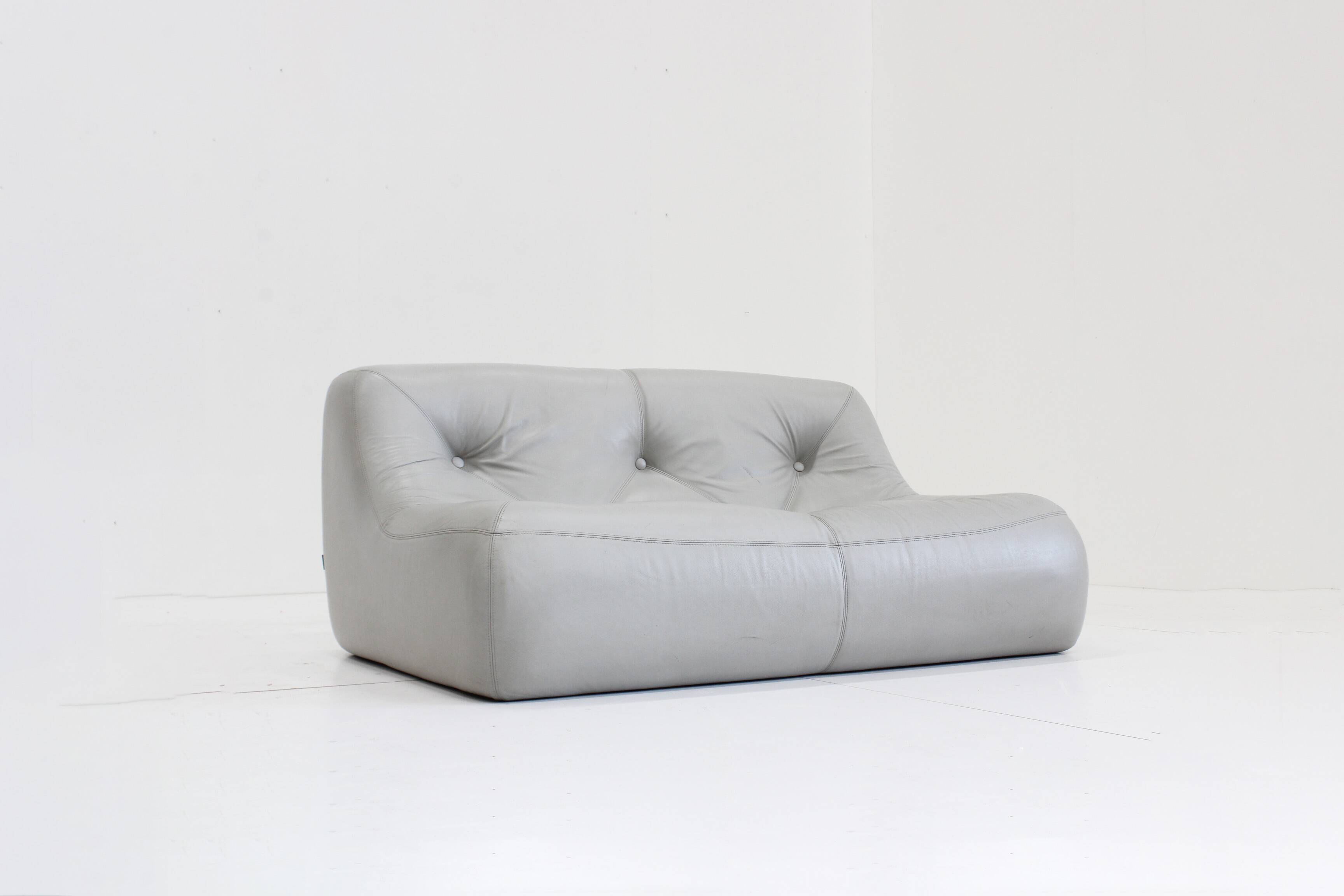 Canapé Kali en cuir gris de Michel Ducaroy pour Ligne Roset