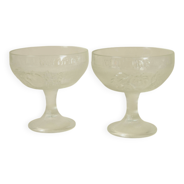 Coupes à dessert sur pied vintage en verre moulé – motifs fruits