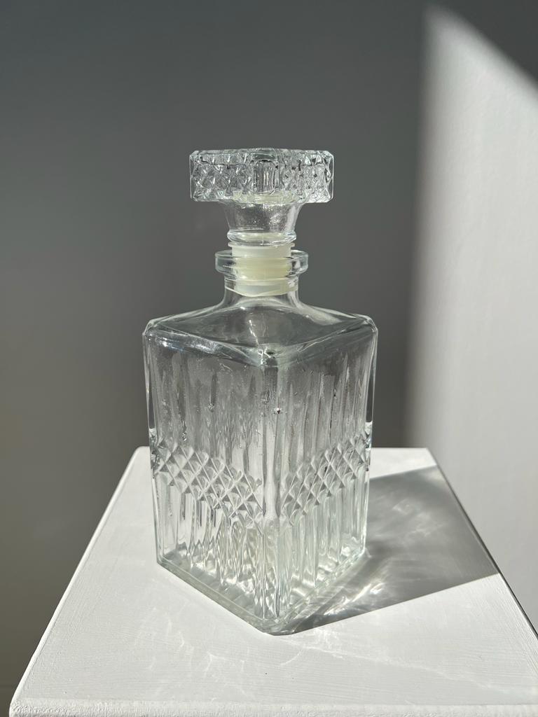 Vintage glass whiskey decanter H:22cm