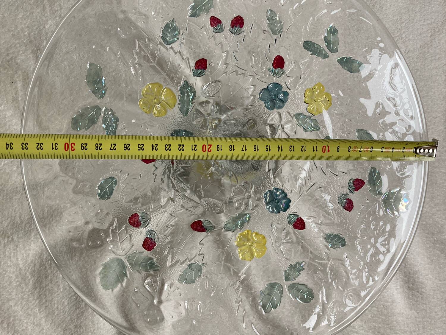 Cake stand with strawberry decoration