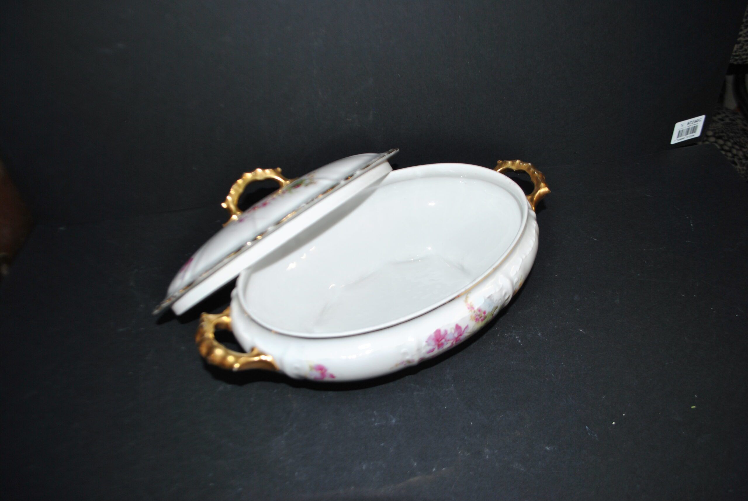 Soupière légumier vintage en porcelaine fleurie et dorure + plat ovale