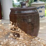 Pot and its lid in glazed stoneware