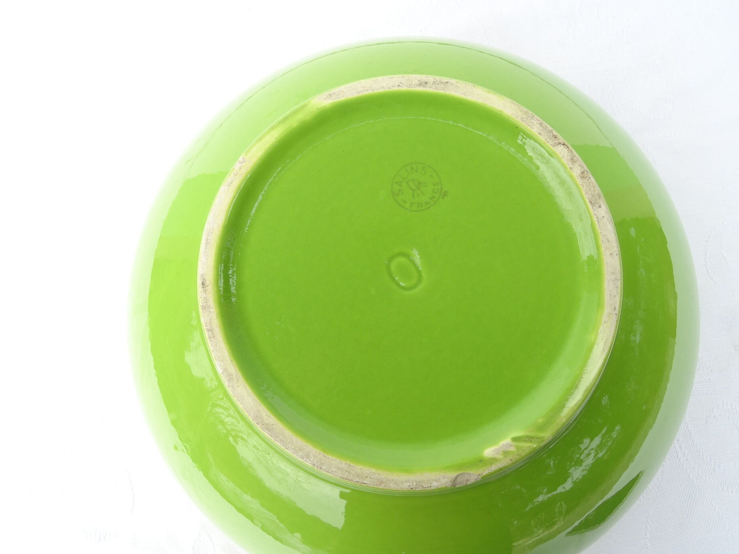 Salted apple green salad