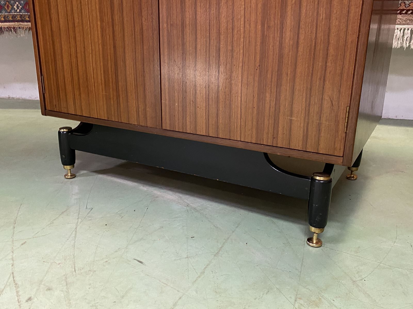 Dressing G-Plan in teak from the 70s