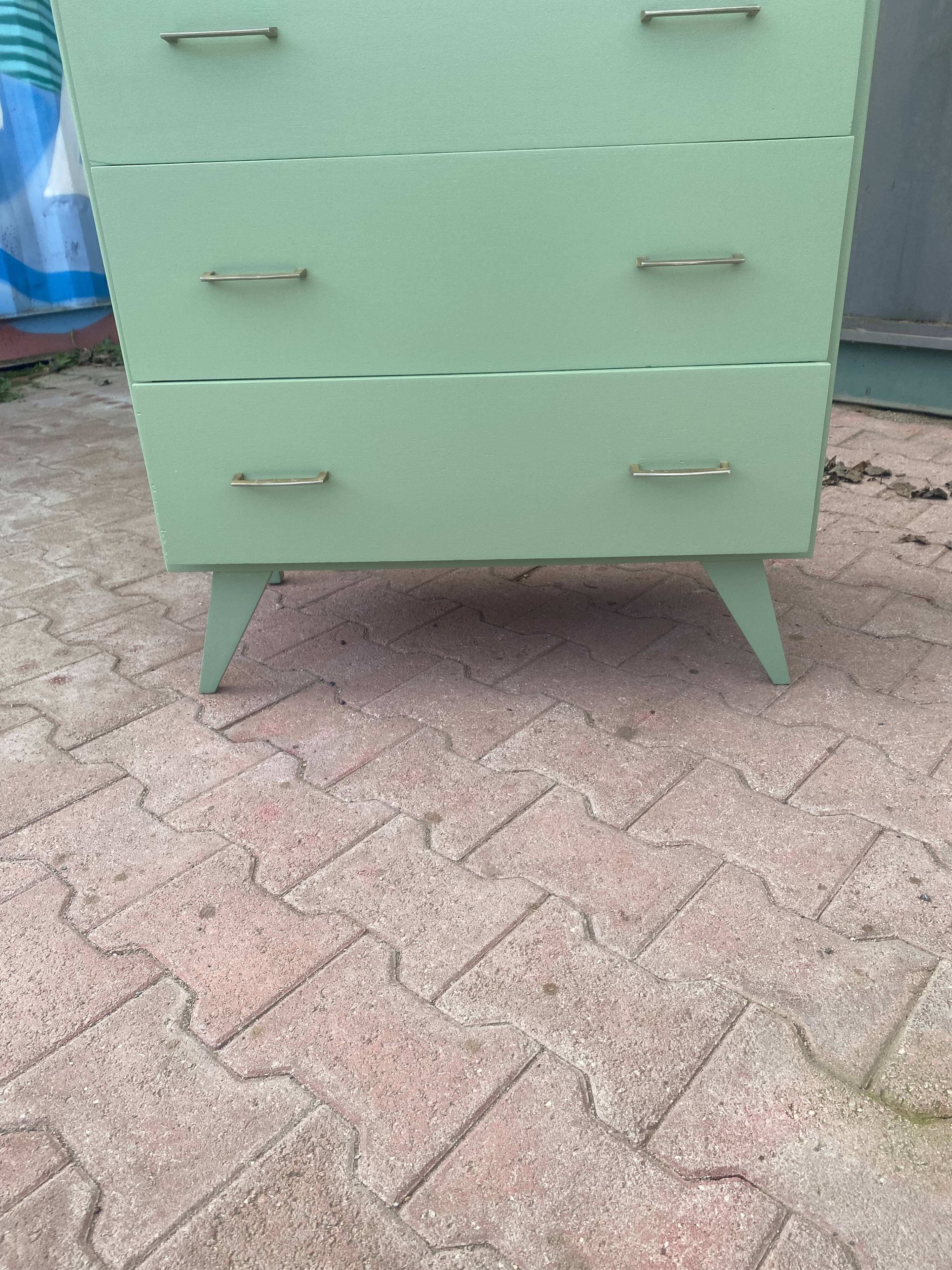 Small chest of drawers