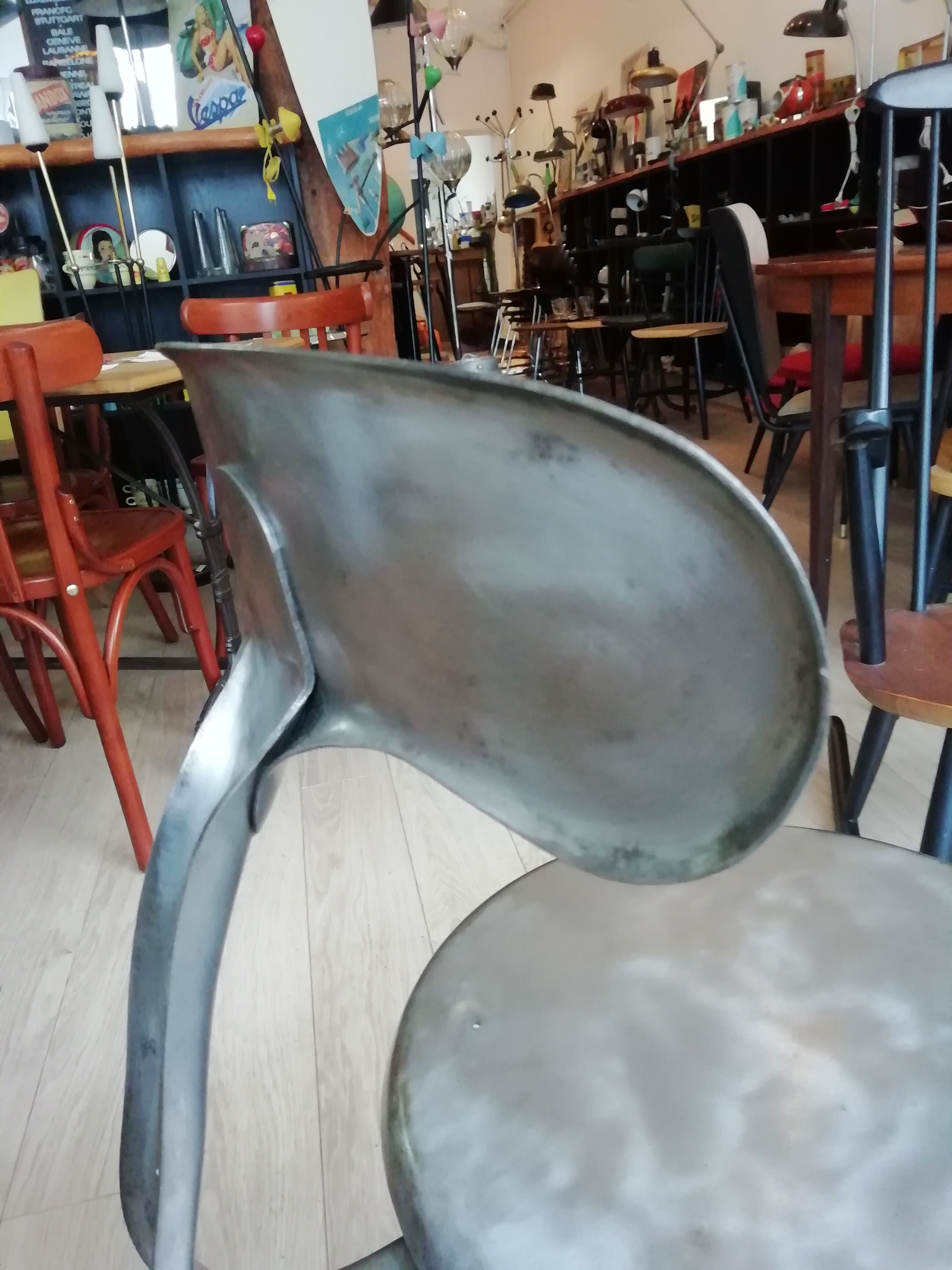 Chaise Nicolle "queue de baleine"