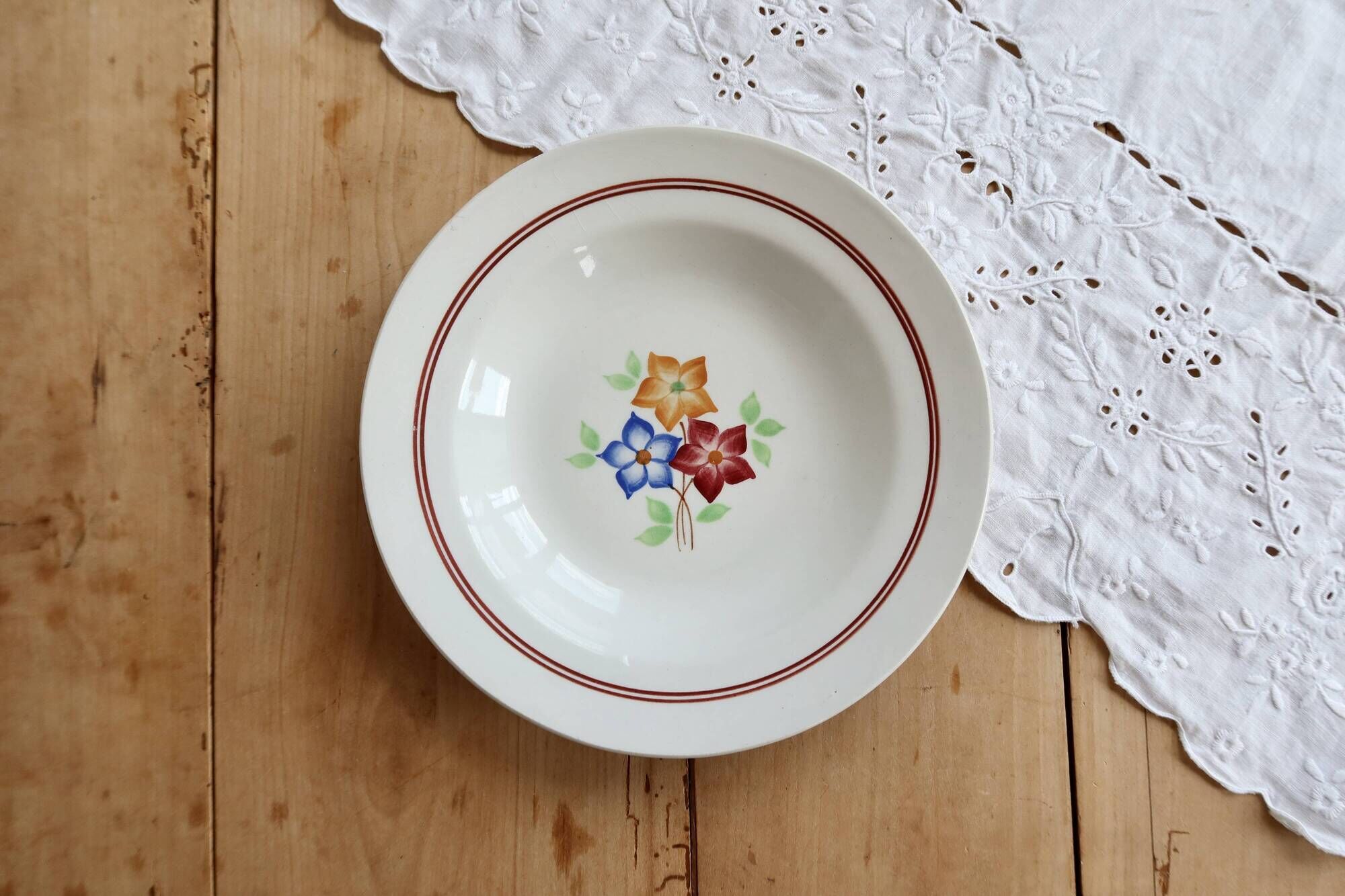 Assiette creuse vintage Moulin des Loups - Modèle La Ruche – Décor floral