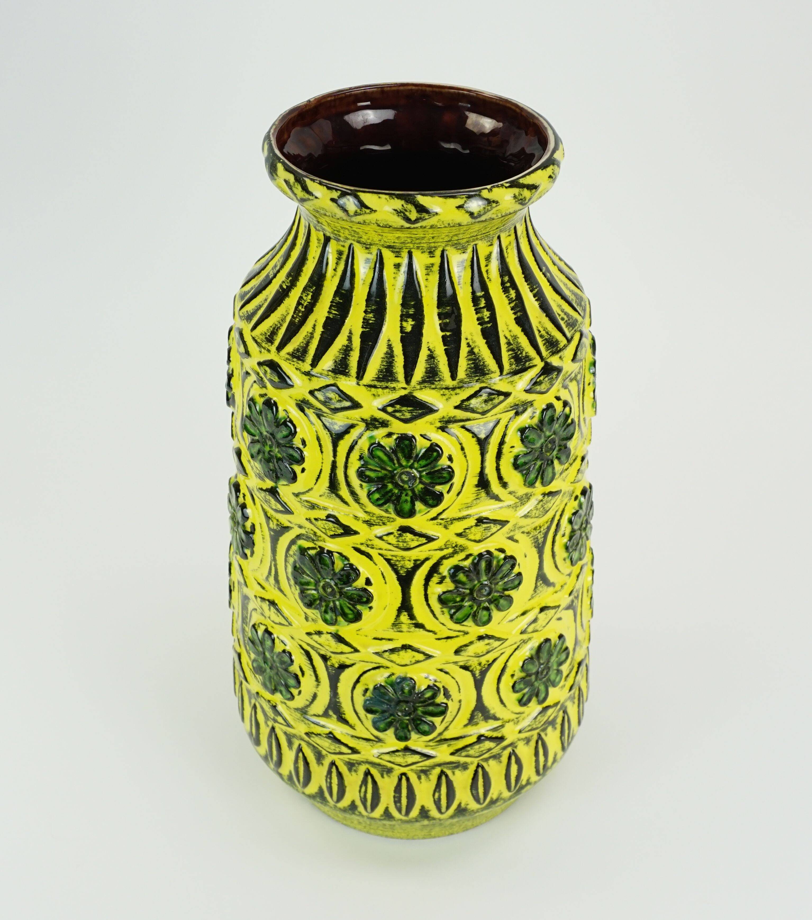 1960s bay keramik vase relief flower decor green yellow black model 76 40