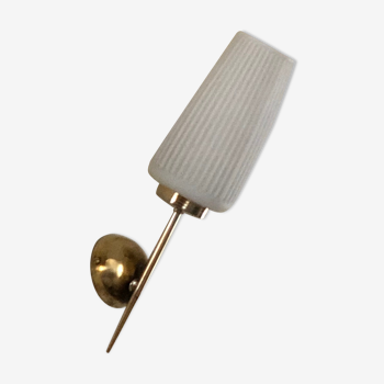 Wall lampc brass and opaline