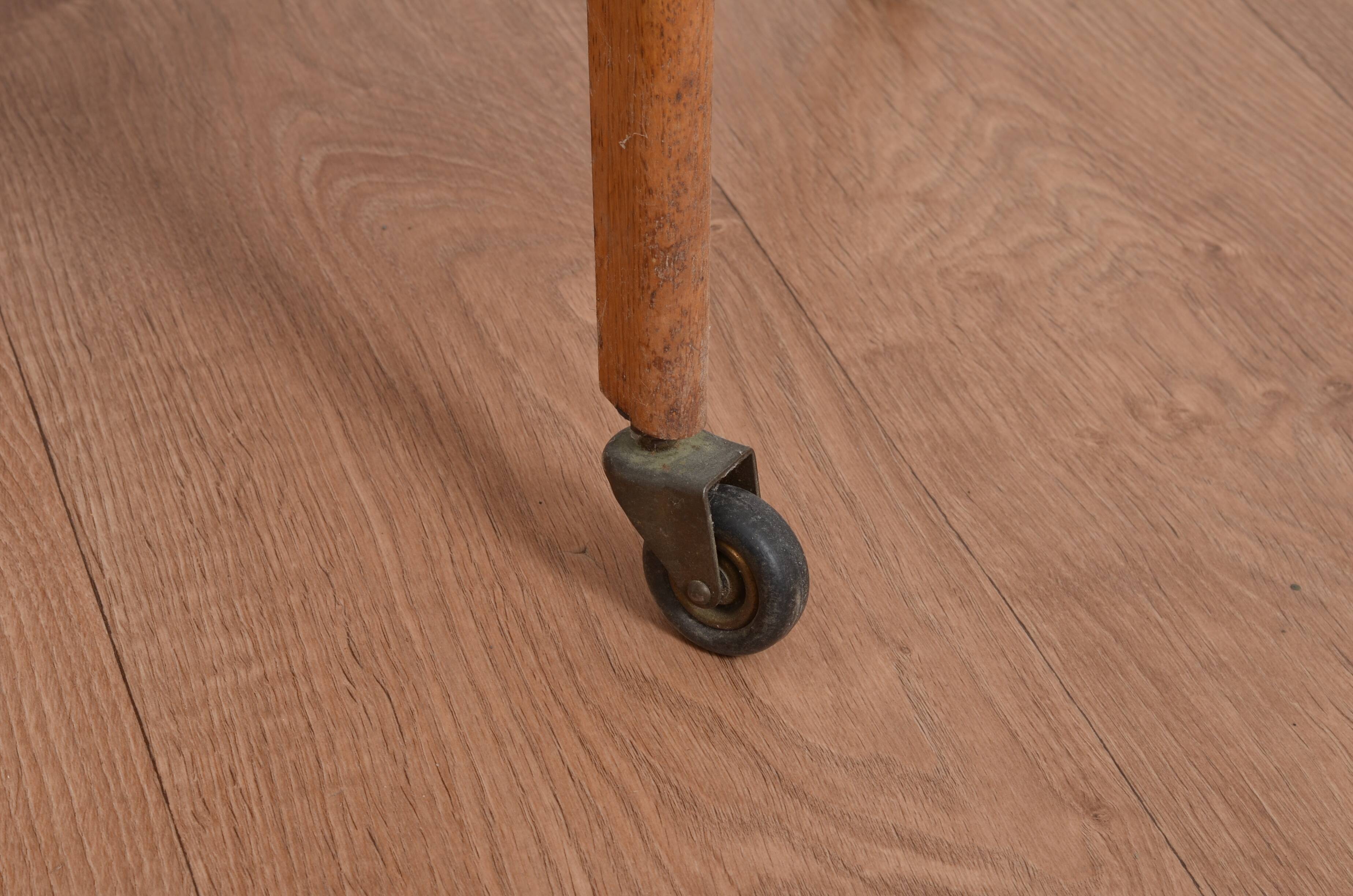 Desserte pieds compas 1960