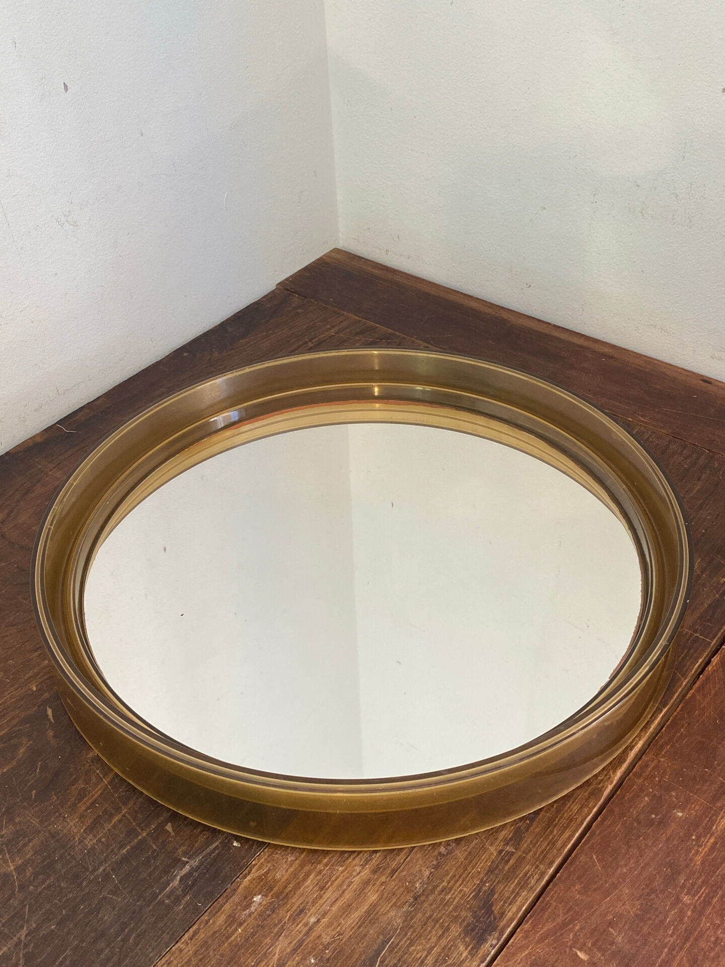 Miroir circulaire en plastique, brun fumé, années 70