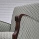 Fauteuil vintage des années 1950, retapissée, tissu en laine mélangée.