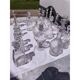 Lot de 20 carafes en verre et cristal