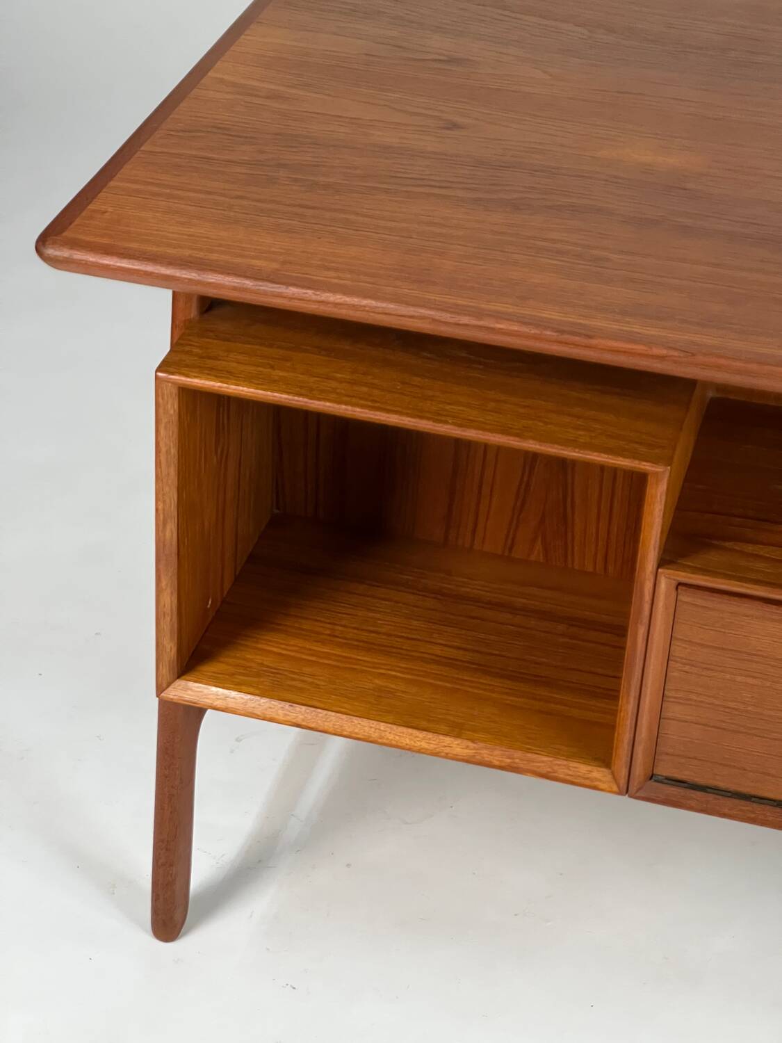 Gunni Omann Mod. 75 teak desk 60s Danish vintage
