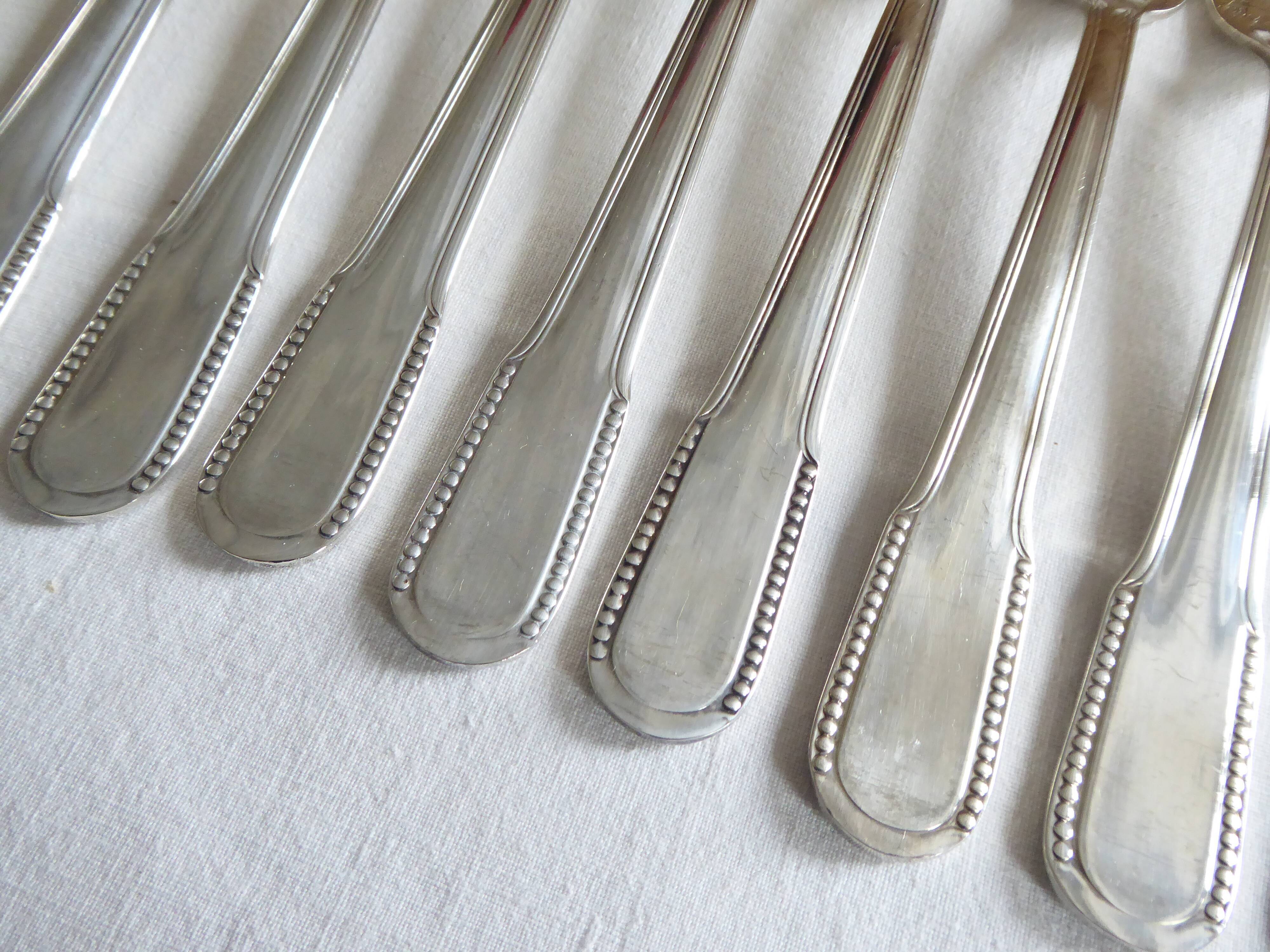 12 dessert forks, silver metal