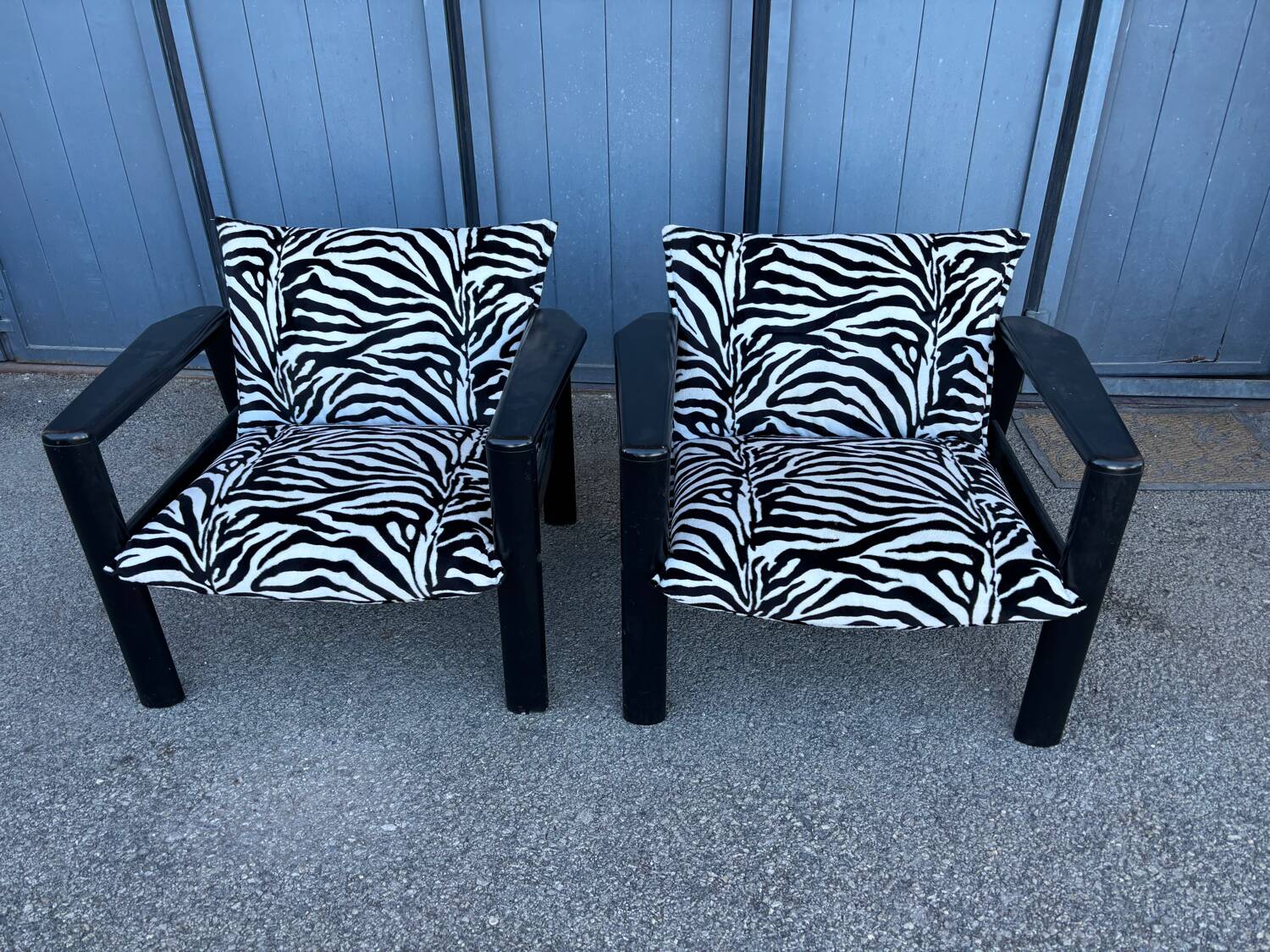 Pair of vintage zebra armchairs – 80s design spirit