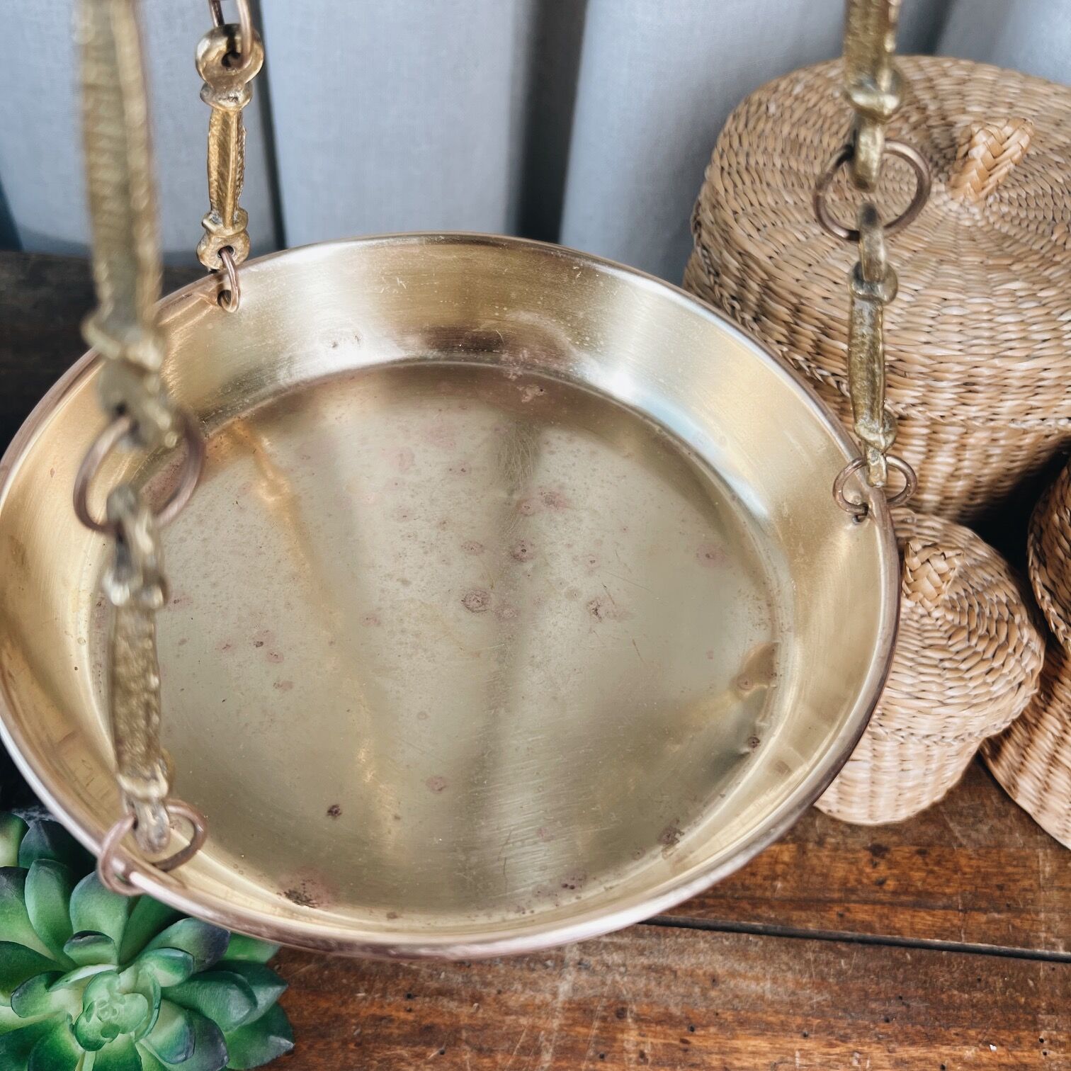 Empire style apothecary scale