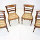 Ensemble de quatre chaises de salle à manger, en bois massif années 1950 Tchécoslovaquie